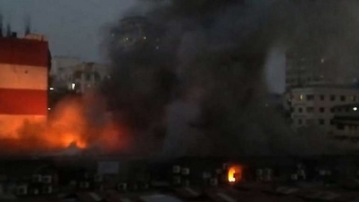 রাজধানী সুপার মার্কেটে আগুন নিয়ন্ত্রণে রাজধানী সুপার মার্কেটে আগুন নিয়ন্ত্রণে