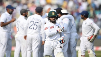 গোলাপি বলে ১০৬ রানে অলআউট বাংলাদেশ