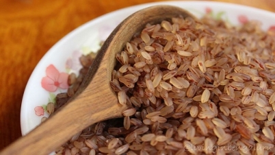 কেন খাবেন ঢেঁকিছাঁটা চালের ভাত? কেন খাবেন ঢেঁকিছাঁটা চালের ভাত?