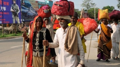 কাশ্মীরে চরম আতঙ্ক, দলে দলে পালাচ্ছে লোকজন