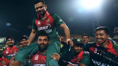 মাশরাফিকে নিয়ে বন্ধু থারাঙ্গার আবেগী স্ট্যাটাস