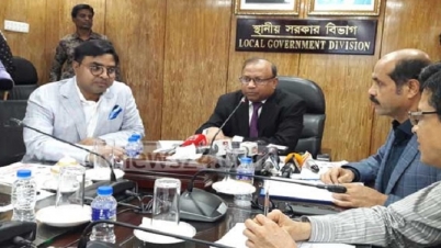 ডেঙ্গু আক্রান্ত ২১০০, মেয়র বললেন নিয়ন্ত্রণের বাইরে যায়নি ! ডেঙ্গু আক্রান্ত ২১০০, মেয়র বললেন নিয়ন্ত্রণের বাইরে যায়নি !