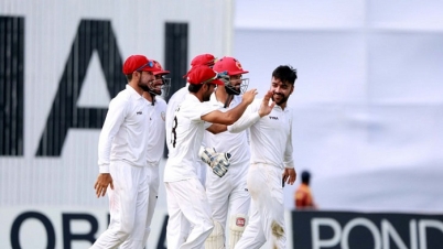 মোসাদ্দেক তাইজুলের ব্যাটে ফলোঅন এড়ালো বাংলাদেশ