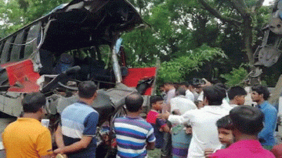 ঈদের দিন সকালে ঝরলো ৯ প্রাণ ঈদের দিন সকালে ঝরলো ৯ প্রাণ