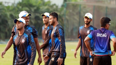 খুলনাকে হারিয়ে টানা দ্বিতীয় জয় ঢাকার