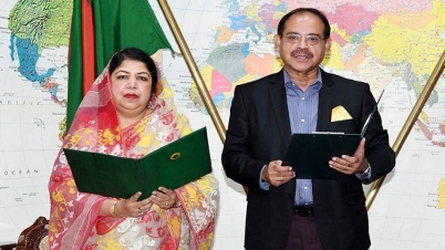 শপথ নিলেন বিএনপির এমপি জিএম সিরাজ