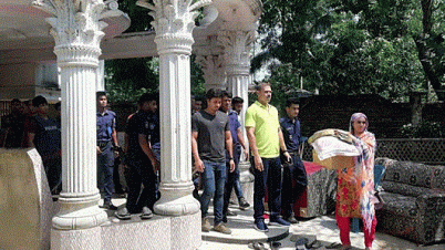 ইয়াবা ডনদের `রাজপ্রাসাদ` ক্রোক ইয়াবা ডনদের `রাজপ্রাসাদ` ক্রোক