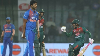 টস হেরে ব্যাটিং করছে বাংলাদেশ