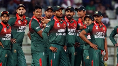 করোনাভাইরাস মোকাবেলায় বেতনের অর্ধেক দিলেন টাইগাররা