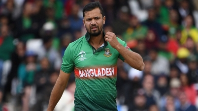 করোনা থেকে বাঁচতে আল্লাহকে ডাকতে, নামাজ পড়তে বললেন মাশরাফি