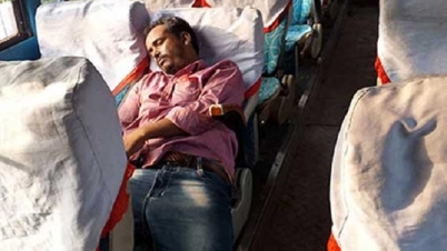 ডেঙ্গু : বাসেই মারা গেলেন নড়াইলের ইকরাম ডেঙ্গু : বাসেই মারা গেলেন নড়াইলের ইকরাম