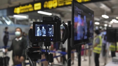 করোনা ভাইরাস: স্ক্রীনিং ছাড়া কেউই দেশে ঢুকতে পারছে না করোনা ভাইরাস: স্ক্রীনিং ছাড়া কেউই দেশে ঢুকতে পারছে না