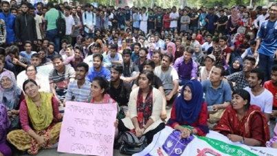 আত্মহত্যার মিছিল