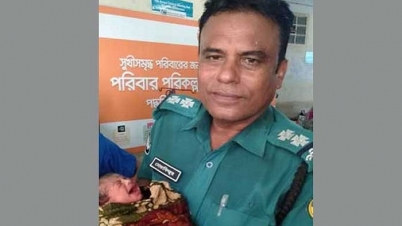 কুকুরের মুখ থেকে নবজাতক উদ্ধার