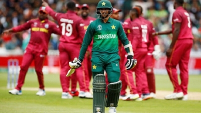 ক্যারিবিয় দাপটে একশ’ পাঁচেই গুটালো পাকিস্তান