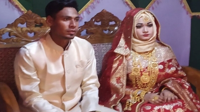 জাঁকালো অনুষ্ঠানে ঘরে বউ তুললেন মোস্তাফিজ