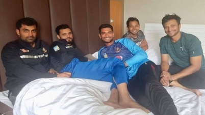 তামিমের প্রাণবন্ত লাইভ : কী কথা হলো মাশরাফির সঙ্গে?