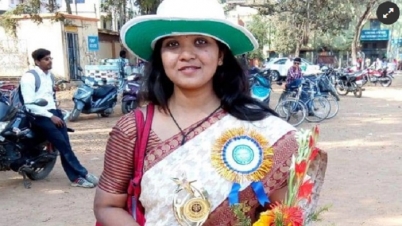 প্রেমিককে ছবি পাঠিয়ে অধ্যাপিকার আত্মহত্যা প্রেমিককে ছবি পাঠিয়ে অধ্যাপিকার আত্মহত্যা