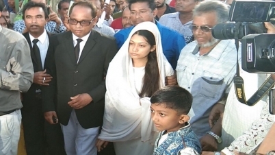 মুক্তি পেলেন মিন্নি মুক্তি পেলেন মিন্নি