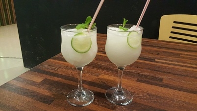 একবার এ লাচ্ছি চেখেই দেখুন!