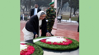 শহীদ বুদ্ধিজীবীদের প্রধানমন্ত্রীর শ্রদ্ধা