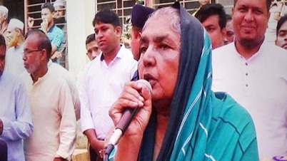 ‘আমি দুনিয়ার ফকির, দু’হাত পাইতা চাই’