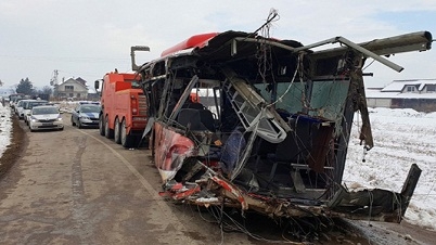 নেপালে স্কুলবাস দুর্ঘটনায় নিহত ২৩