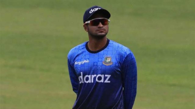 চেকআপ করাতে সিঙ্গাপুরে সাকিব