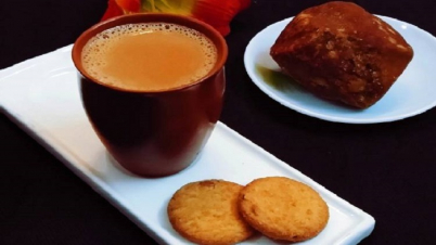 চিনি নয়, গুড় দিয়ে খান চা, পাবেন জাদুকরী উপকার! চিনি নয়, গুড় দিয়ে খান চা, পাবেন জাদুকরী উপকার!