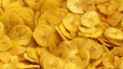 এবার খেয়ে দেখুন কলার চিপস