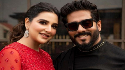 বিচ্ছেদ গুঞ্জনের মাঝে বিশেষ বার্তা রাজ-শুভশ্রীর