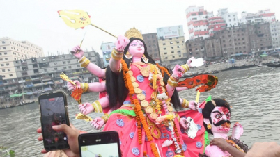 বিসর্জনে শেষ শারদীয় দুর্গোৎসব