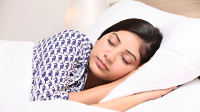 ওষুধ ছাড়াই ঘুমের সমস্যা দূর করবেন যেভাবে