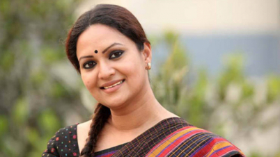 রিচি সোলায়মানকে কেন ‘মুরগি মুন্নী’ ডাকা হয় রিচি সোলায়মানকে কেন ‘মুরগি মুন্নী’ ডাকা হয়