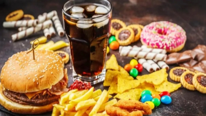 চা থেকে চিপস: গরমে সুস্থ থাকতে যেসব খাবার এড়াবেন