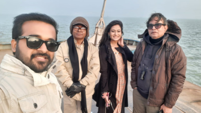 কনকনে ঠাণ্ডায় নদীতে টানা ১৮ঘণ্টা শুটিং