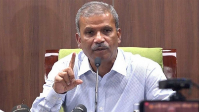 একাত্তর নিয়ে বক্তব্যের পর দুঃখ প্রকাশ করলেন আসিফ নজরুল