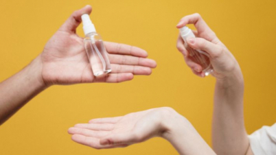 স্যানিটাইজার কেনার আগে যা দেখে নেবেন স্যানিটাইজার কেনার আগে যা দেখে নেবেন