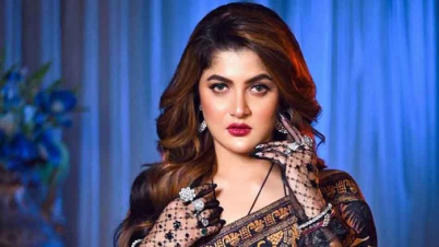 ঘুষি মেরে বেশ করেছি, ও যা নোংরামি করেছে এটাই প্রাপ্য: শ্রাবন্তী