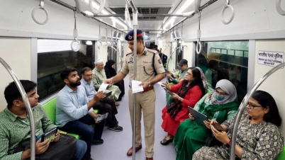 ভারতে মেট্রোরেলে হেডফোন ছাড়া গান শুনলেই জরিমানা ভারতে মেট্রোরেলে হেডফোন ছাড়া গান শুনলেই জরিমানা