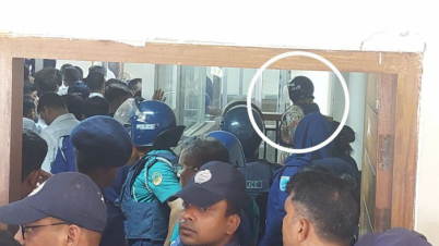 রিমান্ডে মমতাজ, আদালতে ডিম ও জুতা নিক্ষেপ