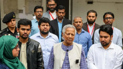 `পদত্যাগের ভাবনার` মতো সংকটে কীভাবে পড়লেন অধ্যাপক ইউনূস?