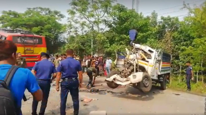 বাস-পিকআপ সংঘর্ষে নিহত বেড়ে ১৪, একই পরিবারের ৫ জন