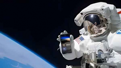 NASA Opens Door to Personal Smartphones in Space