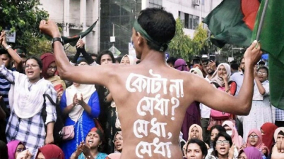 অবরোধ তুলে নতুন কর্মসূচি ঘোষণা শিক্ষার্থীদের