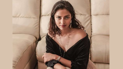 সাবেক প্রেমিকের নামে নায়িকার মামলা 