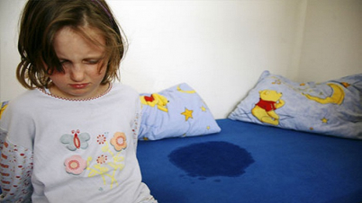 এখনও রাতে বিছানায় প্রসাব করে বাচ্চা? কি করবেন এখনও রাতে বিছানায় প্রসাব করে বাচ্চা? কি করবেন