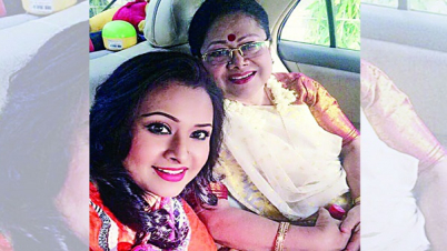 মায়ের জন্য প্লাজমা খুঁজছেন বিজরী বরকতুল্লা