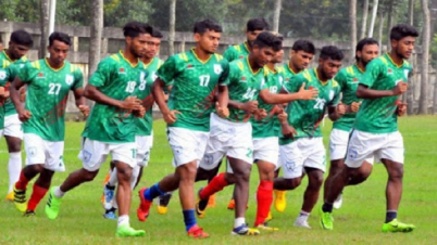 কোচসহ জাতীয় দলের ১৯ ফুটবলার করোনায় আক্রান্ত