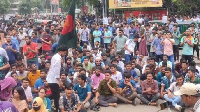 সরকারি চাকরিতে কোটা পুনর্বহাল: ঢাবি শিক্ষার্থীদের আন্দোলন শুরু